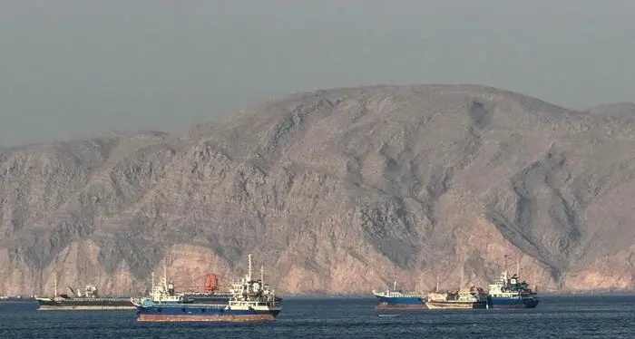 Accordo Usa-Iran, svolta sullo Stretto di Hormuz: crollano i prezzi del petrolio\n