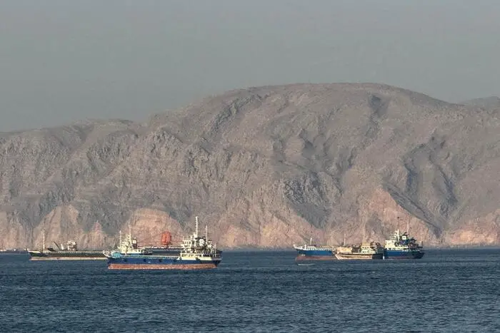 Accordo Usa-Iran, svolta sullo Stretto di Hormuz: crollano i prezzi del petrolio\n