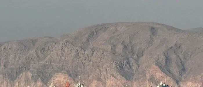 Accordo Usa-Iran, svolta sullo Stretto di Hormuz: crollano i prezzi del petrolio\n