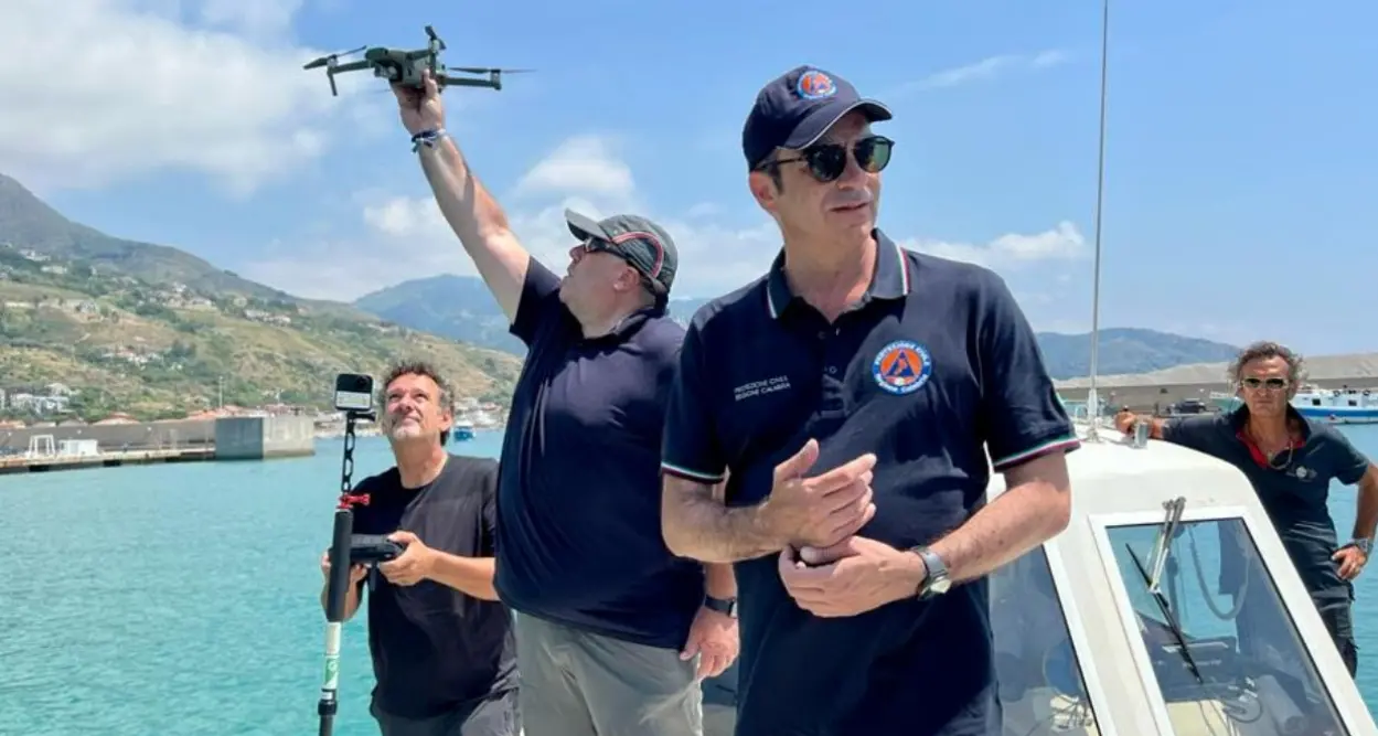 Occhiuto rinnova il rito dell'estate calabrese: convocare il tavolo contro il mare sporco\n