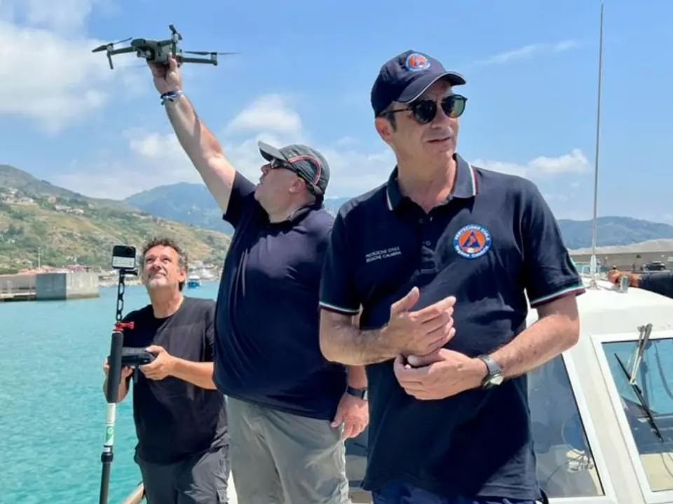Occhiuto rinnova il rito dell'estate calabrese: convocare il tavolo contro il mare sporco