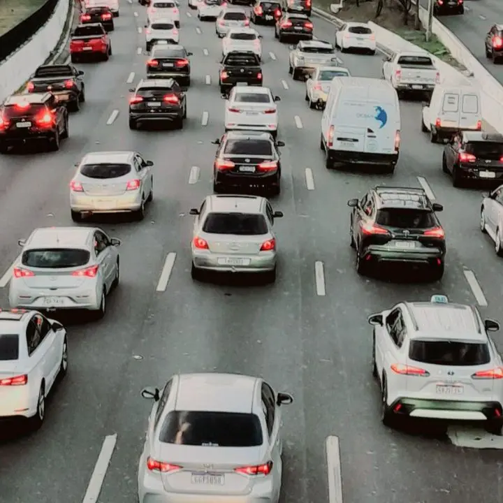 Abolire il bollo auto? La proposta di Occhiuto si scontra con i conti delle Regioni: in Calabria vale 135 milioni\n