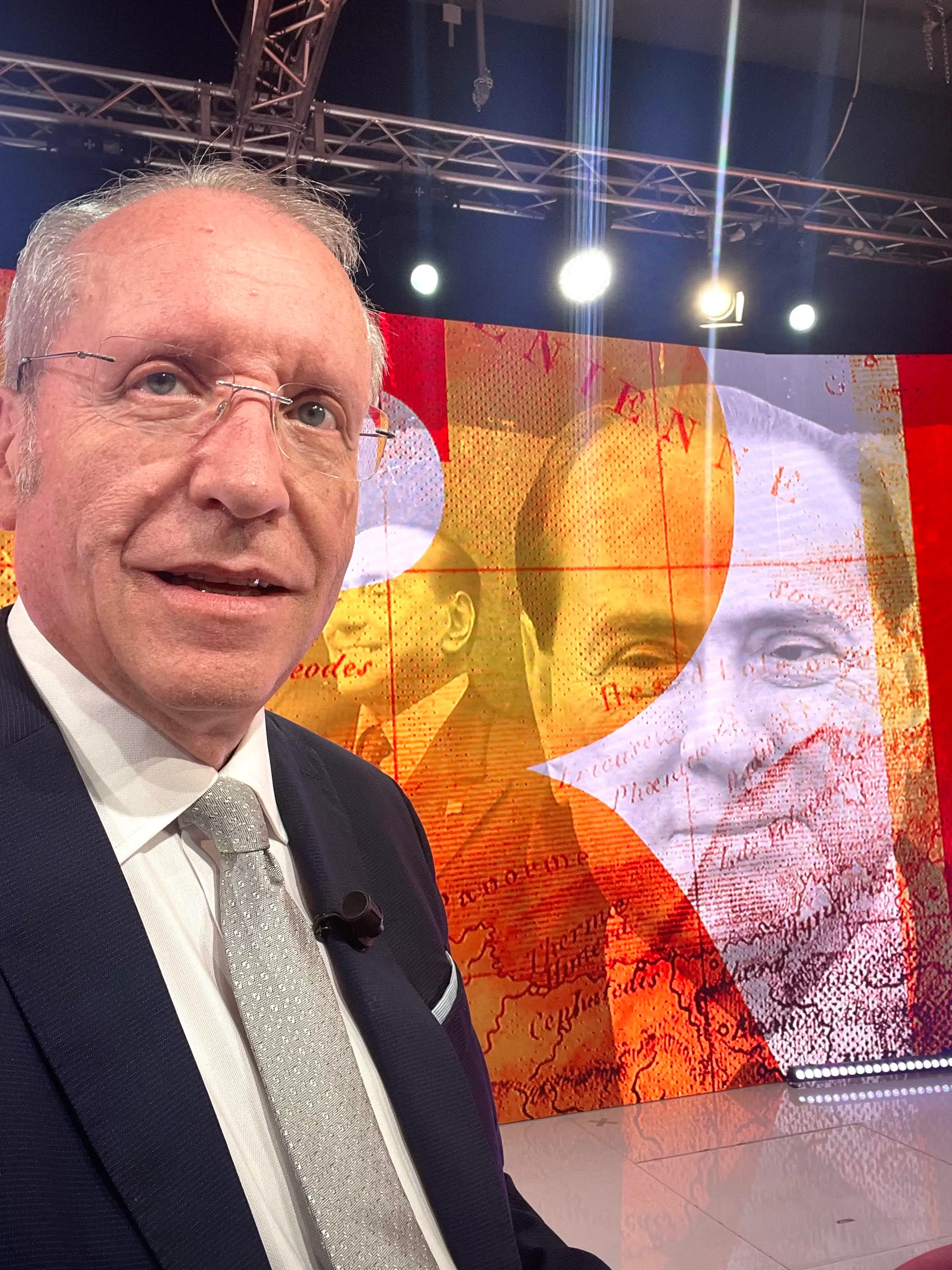 Torna su LaC Tv “I\u00A0giorni della Storia”: Silvio Berlusconi protagonista della puntata dedicata agli anni ‘90