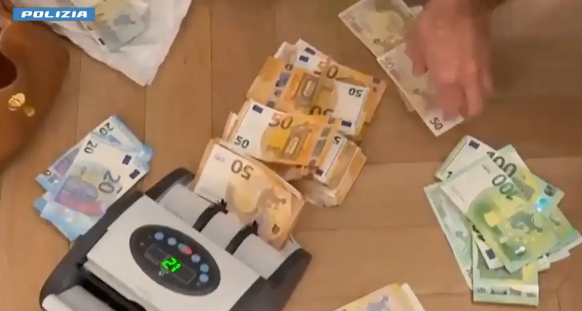 La banca fantasma del narcotraffico che riciclava per la ’ndrangheta: un sistema clandestino da 100 milioni l'anno\n