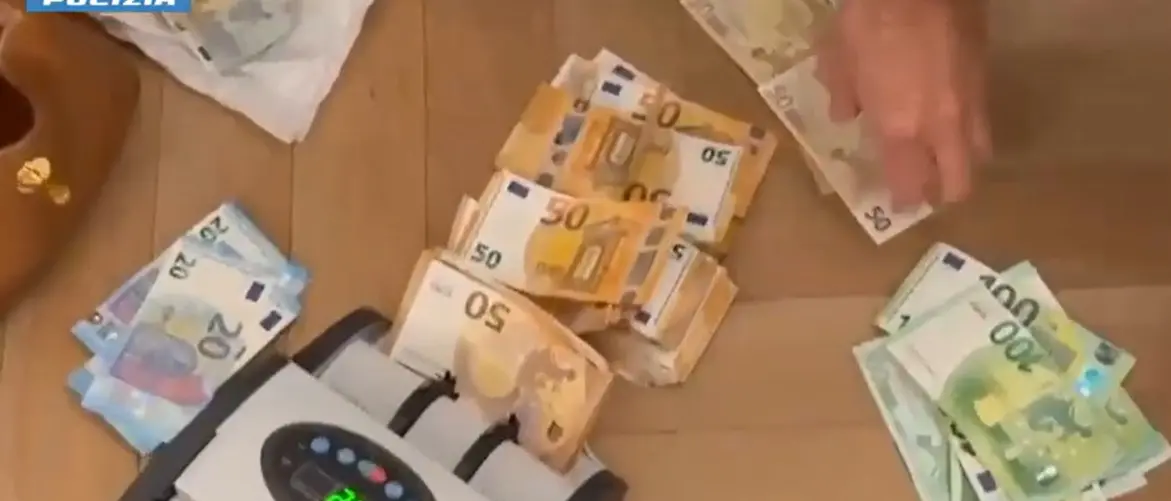 La banca fantasma del narcotraffico che riciclava per la ’ndrangheta: un sistema clandestino da 100 milioni l'anno\n