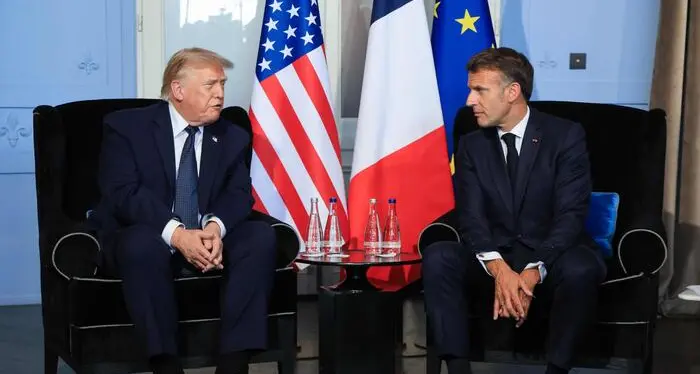 Trump in Francia per il G7:\u00A0«Lo Stretto di Hormuz sarà completamente aperto venerdì»\n