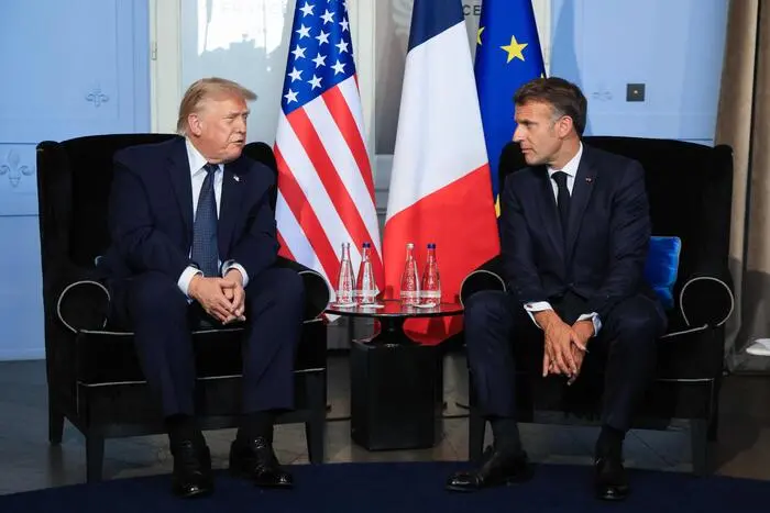 Trump in Francia per il G7:\u00A0«Lo Stretto di Hormuz sarà completamente aperto venerdì»\n