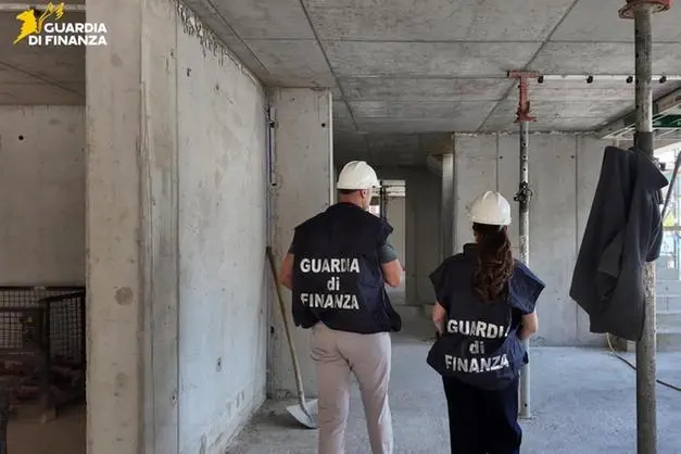 Finte trasferte e contributi non versati: sotto accusa una società calabrese in Alto Adige, evasi 200mila euro\n