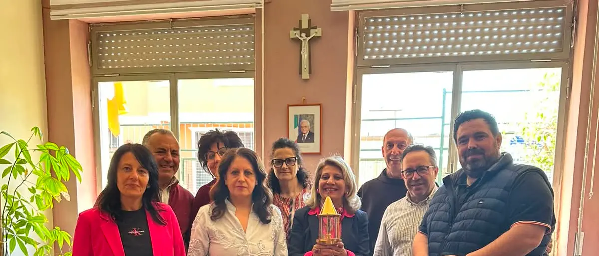 Mandatoriccio, le reliquie di Sant’Antonio accolte a scuola tra emozione e preghiera\n