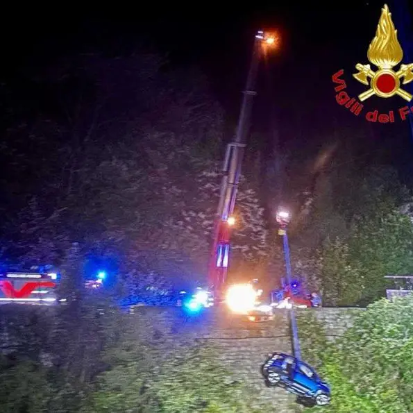 Auto cade nel lago di Como: morto un uomo, grave una donna\n