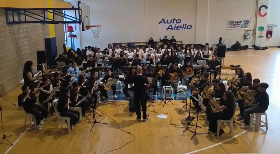Successo per il concerto di fine anno dell’Orchestra Scuola media a indirizzo musicale di Pianopoli e Feroleto\n