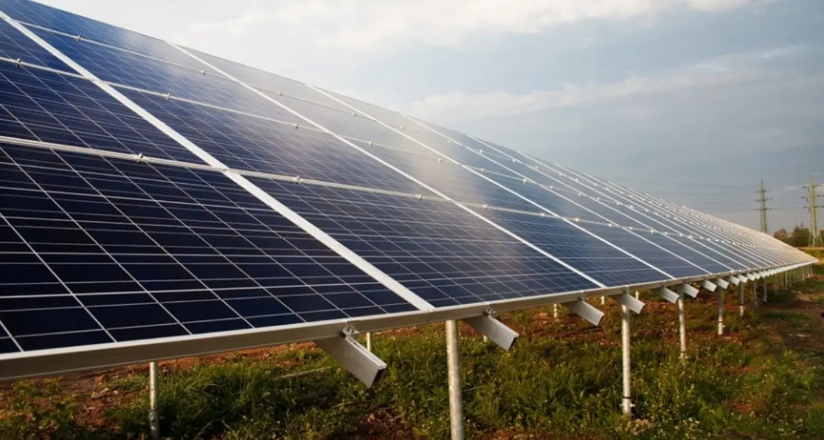 Energia pulita, la Calabria «top sulla transizione con rinnovabili al 35% dei consumi. In ritardo investimenti e infrastrutture»\n