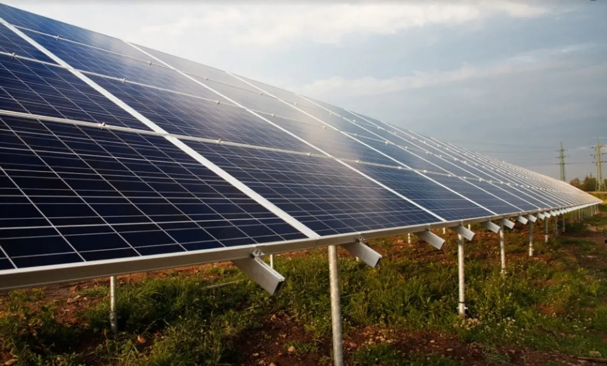 Energia pulita, la Calabria «top sulla transizione con rinnovabili al 35% dei consumi. In ritardo investimenti e infrastrutture»\n