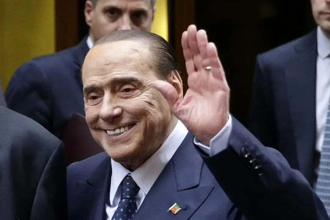 Silvio Berlusconi e gli anni Novanta: l’era che cambiò la politica italiana a “I giorni delle storia»\n