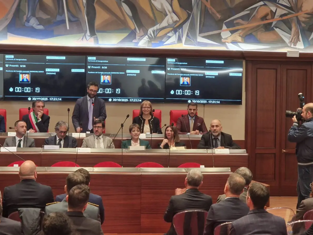 Catanzaro Servizi, il “verde” torna in Consiglio: il Comune riscrive la delibera dopo i rilievi dell’AGCM
