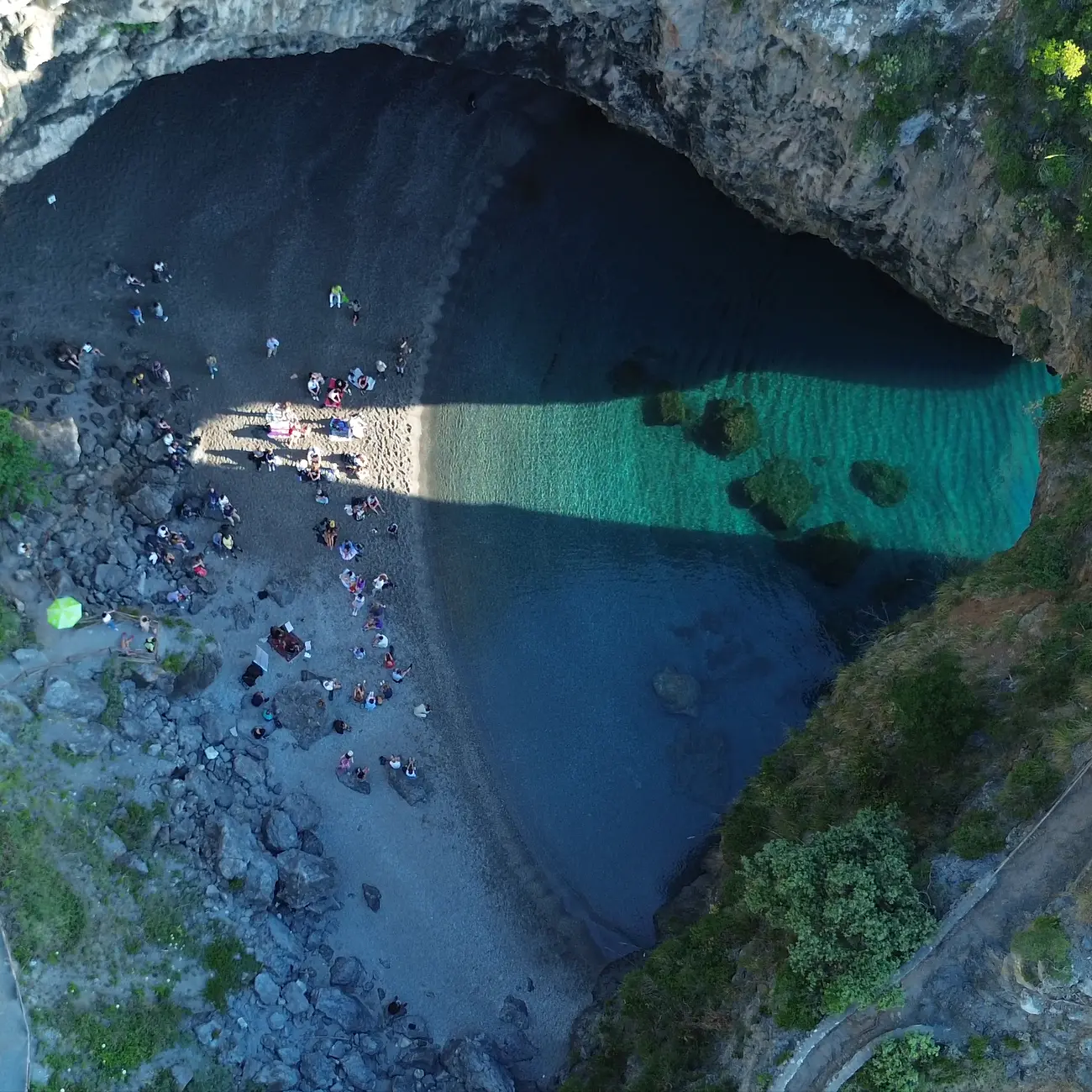 Vacanze, i cosentini spenderanno quasi un miliardo nel 2026: Cosenza prima provincia della Calabria per capacità di spesa turistica\n