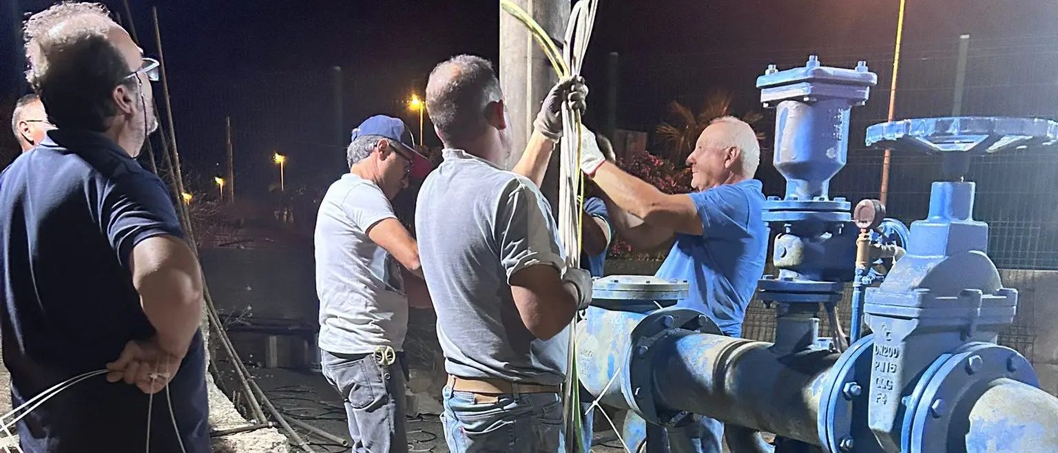 Siderno, riparato un grosso guasto al serbatoio idrico:\u00A0il plauso dell'Amministrazione agli operai\n