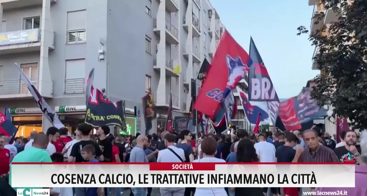 Cosenza Calcio, le trattative infiammano la città
