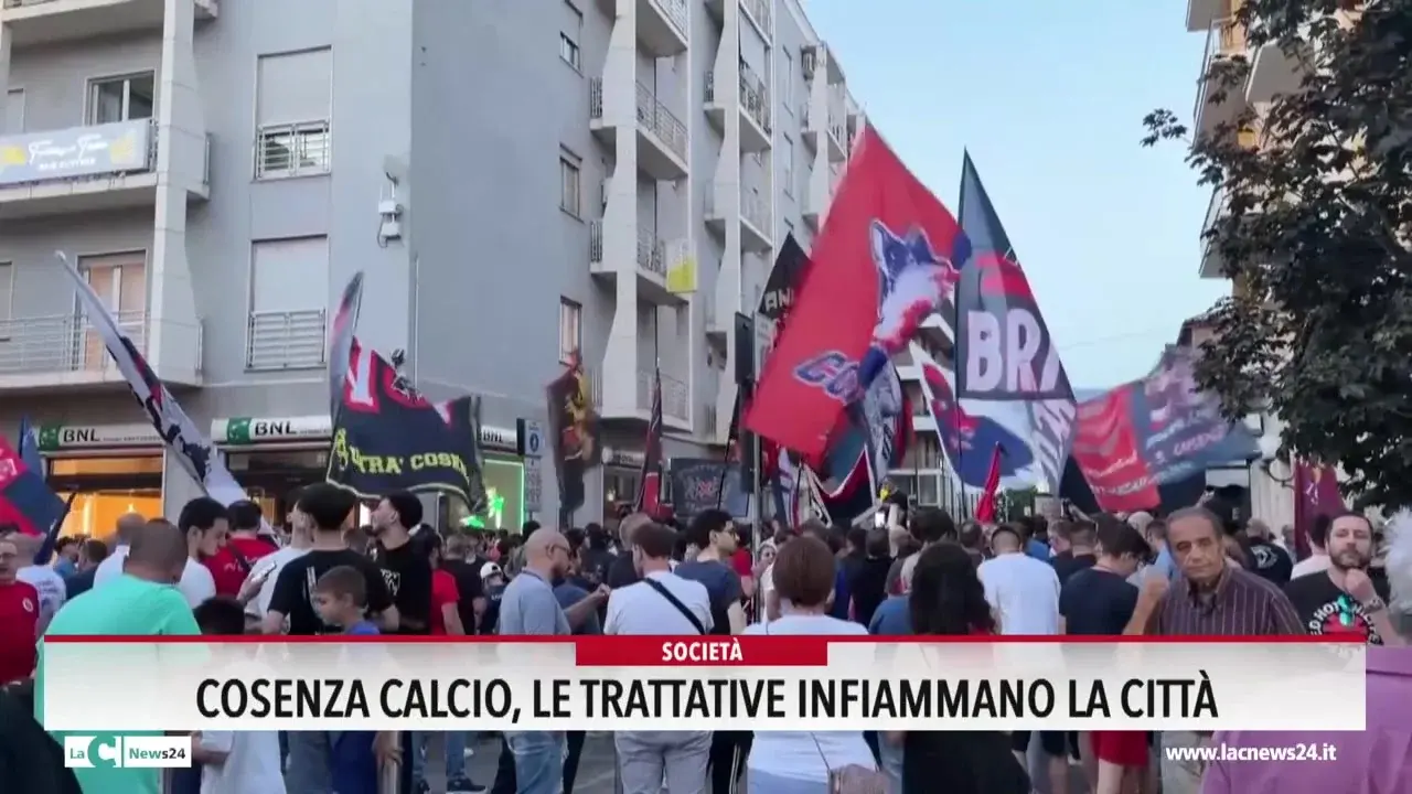 Cosenza Calcio, le trattative infiammano la città