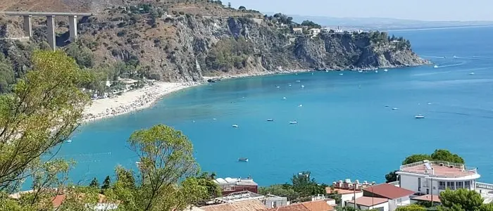 Stalettì ottiene 950 mila euro per depurazione e rete fognaria: fondi regionali per il rilancio del sistema idrico\n