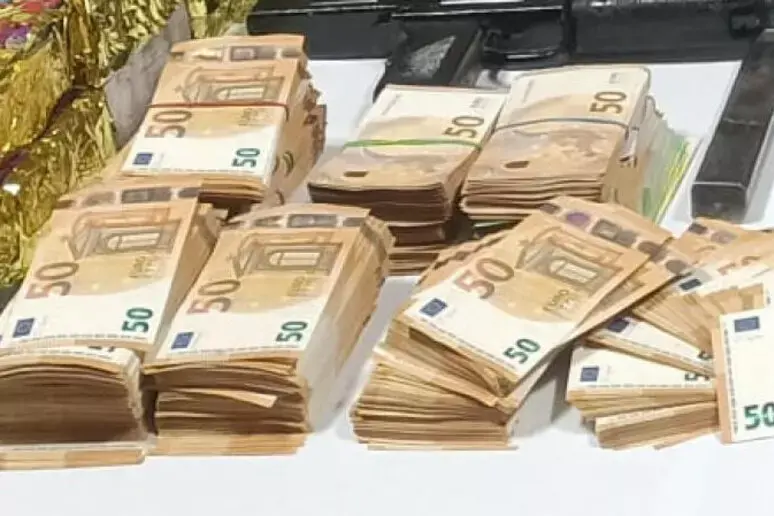 Così la ’ndrangheta usava la banca fantasma da 100 milioni per riciclare: l'impero di Pan Keke, boss e (finto) avvocato\n
