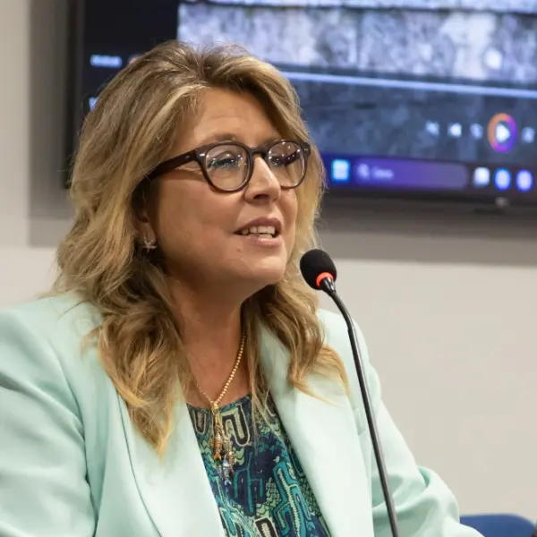 Piscina comunale Cosenza, Bianca Rende: «Il Comune garantisca la piena fruibilità dell’impianto»