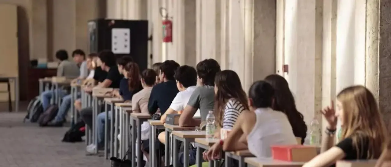 Oggi la prima prova, nel Reggino oltre 5.600 studenti davanti al tema d'italiano\n