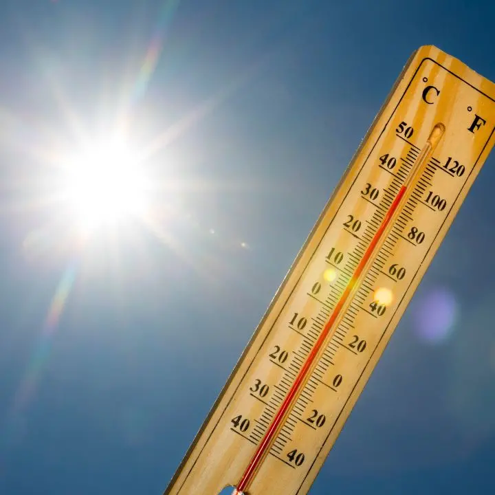 Dalla grandine al sole, la Calabria volta pagina: dopo i temporali arrivano temperature fino a 35-36°C
