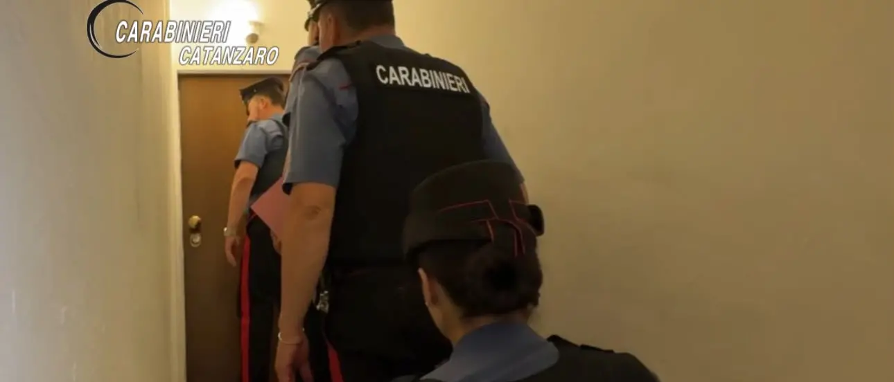 'Ndrangheta, affari nelle mense scolastiche e negli appalti: blitz tra Lamezia, Vibo, Terni e Como, 9 arresti e 2 aziende sequestrate –\u00A0NOMI\n