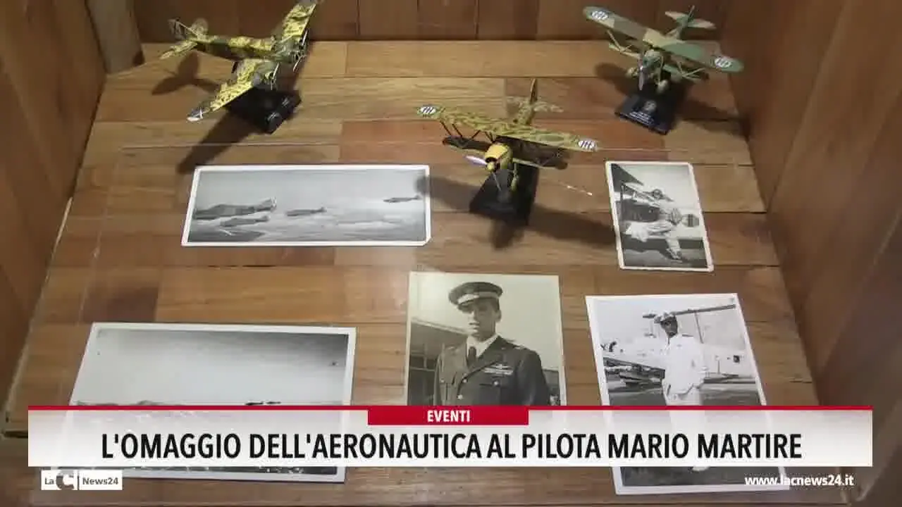 L'omaggio dell'Aeronautica al pilota Mario Martire