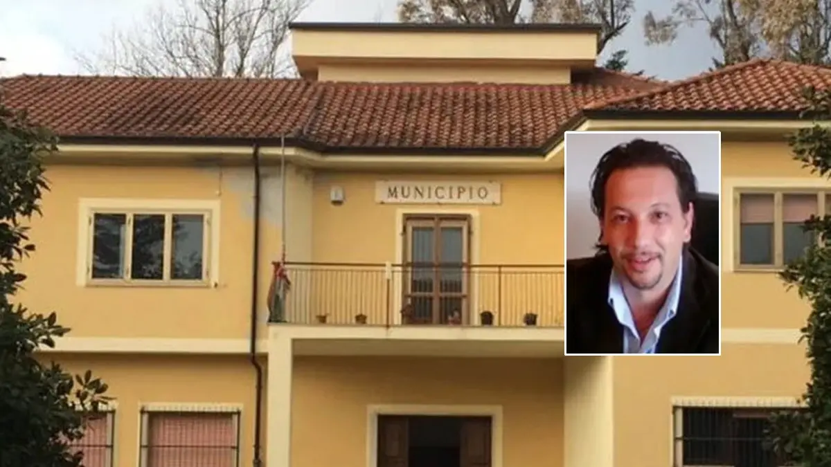 <p>Il Municipio di Vallelonga e nel riquadro il sindaco Abdon Servello</p>\\n
