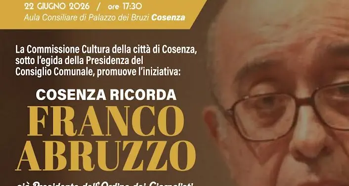 Cosenza rende omaggio a Franco Abruzzo, un anno dopo la scomparsa il tributo al maestro del giornalismo\n