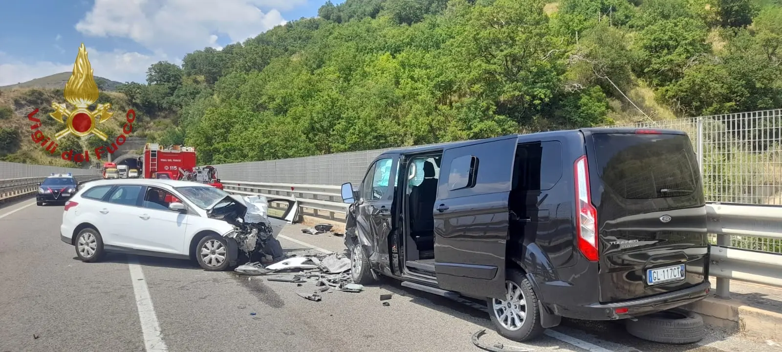 Schianto nella galleria sulla Statale 18, un morto e un ferito: traffico bloccato a Guardia Piemontese\n