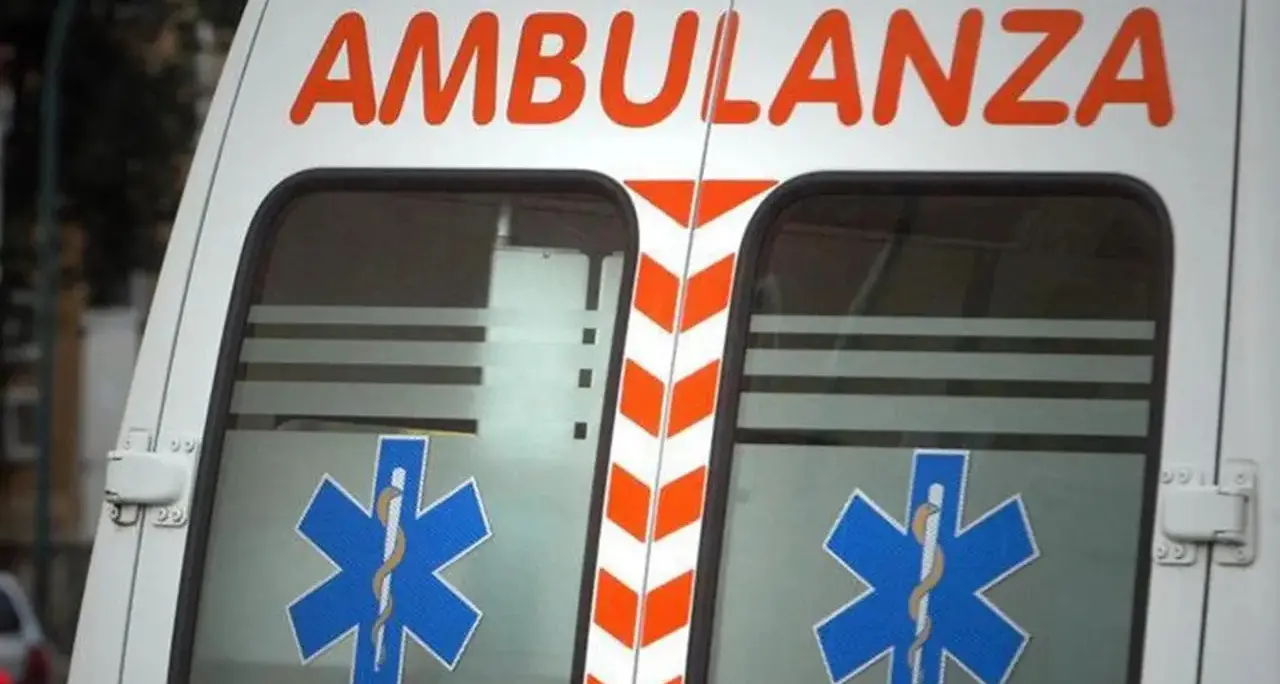 Incidente sulla Statale 18 tra Vibo e Vibo Marina: due feriti nello scontro tra una moto e un Doblò\n