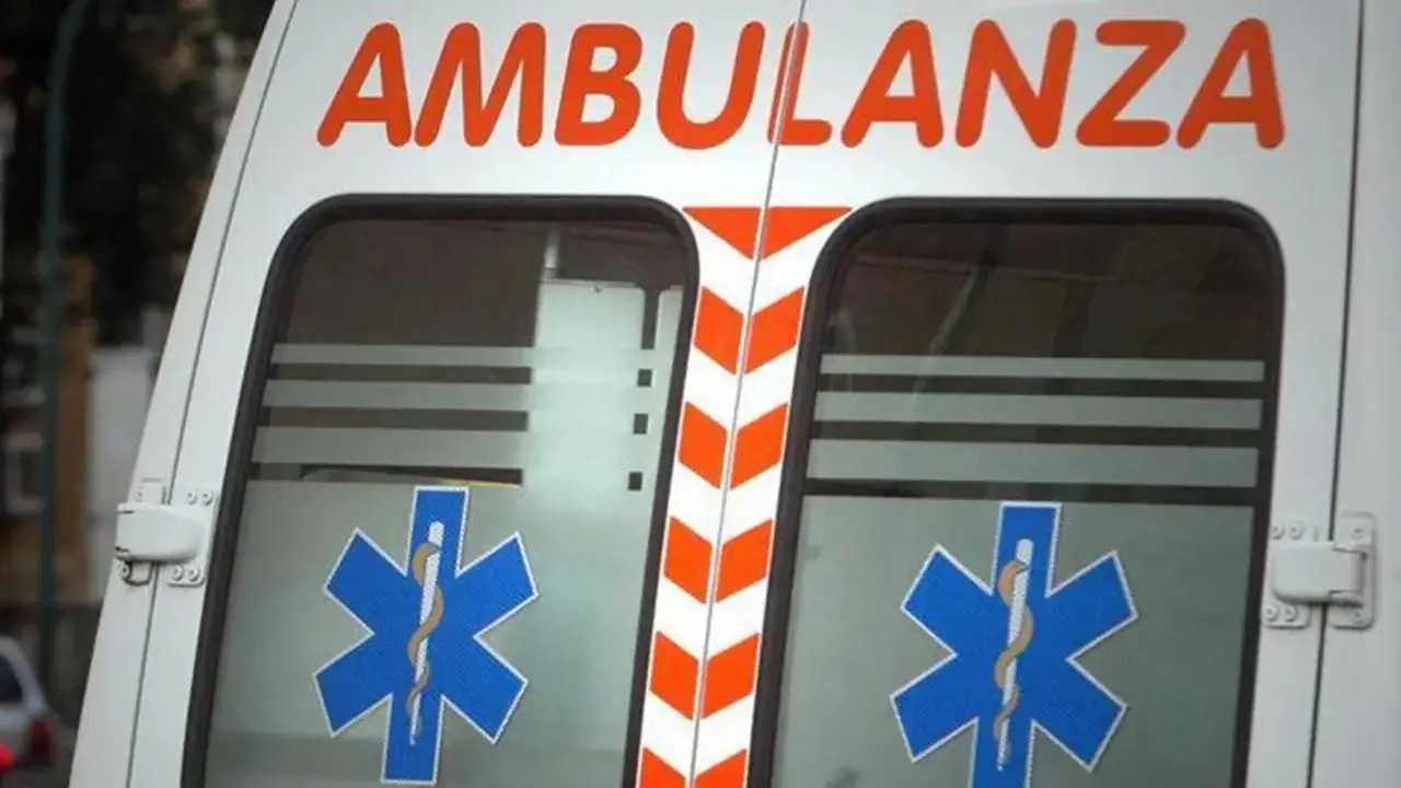 Incidente sulla Statale 18 tra Vibo città e Vibo Marina: due feriti nello scontro tra una moto e un Doblò