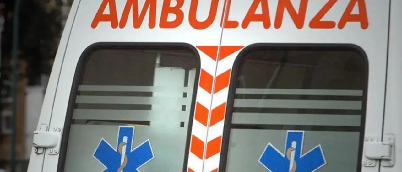 Incidente sulla Statale 18 tra Vibo città e Vibo Marina: due feriti nello scontro tra una moto e un Doblò