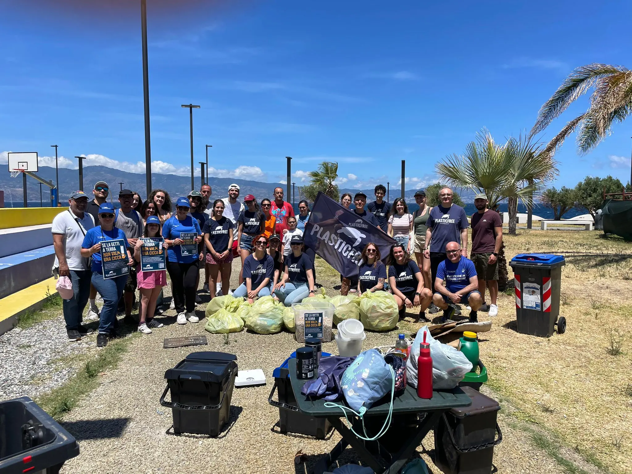 Catona, Plastic Free torna in spiaggia: venerdì clean up con volontari, scout e associazioni\n