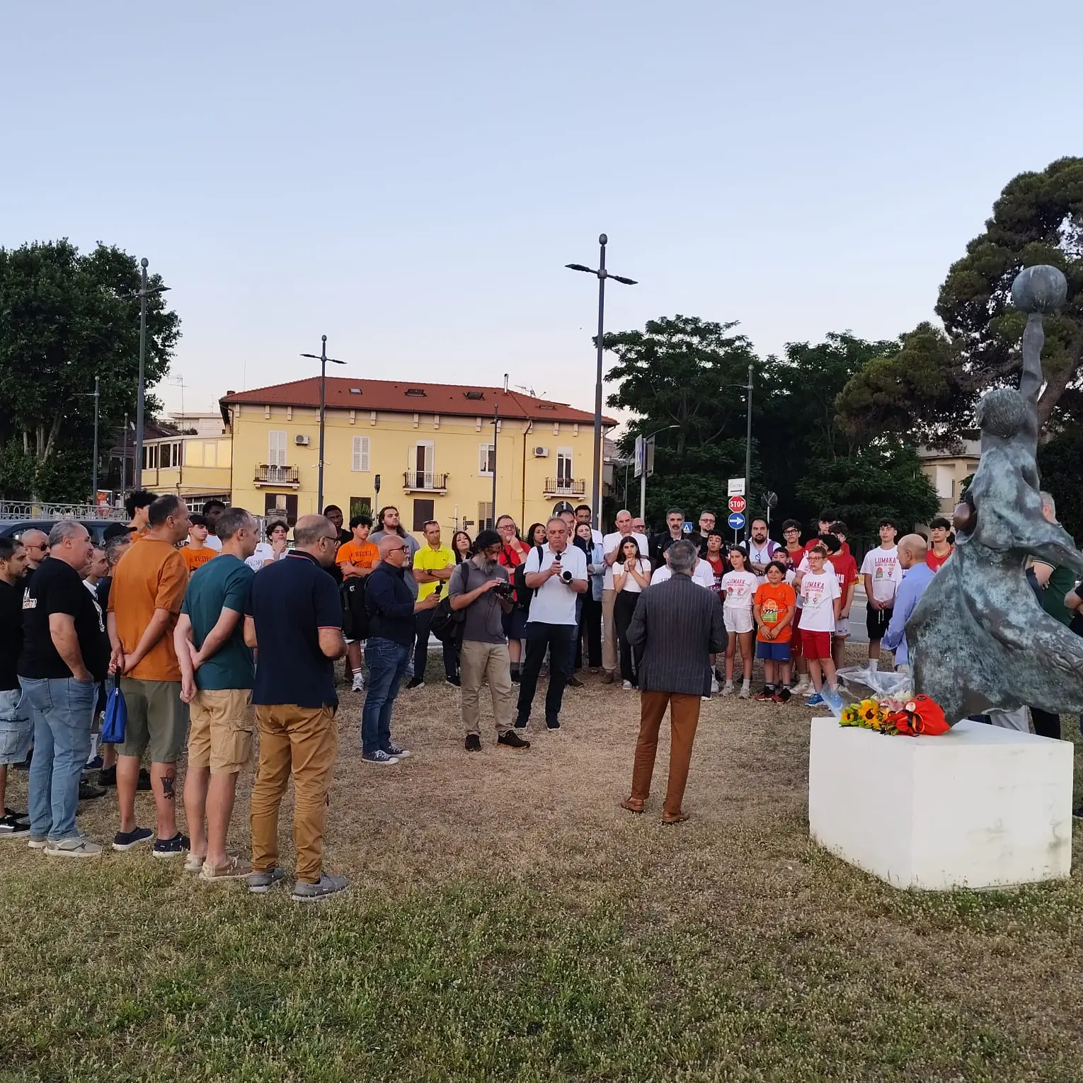 Quaranta anni non cancellano valori e sentimenti, Massimo Mazzetto continua a vivere nei cuori dei reggini\n