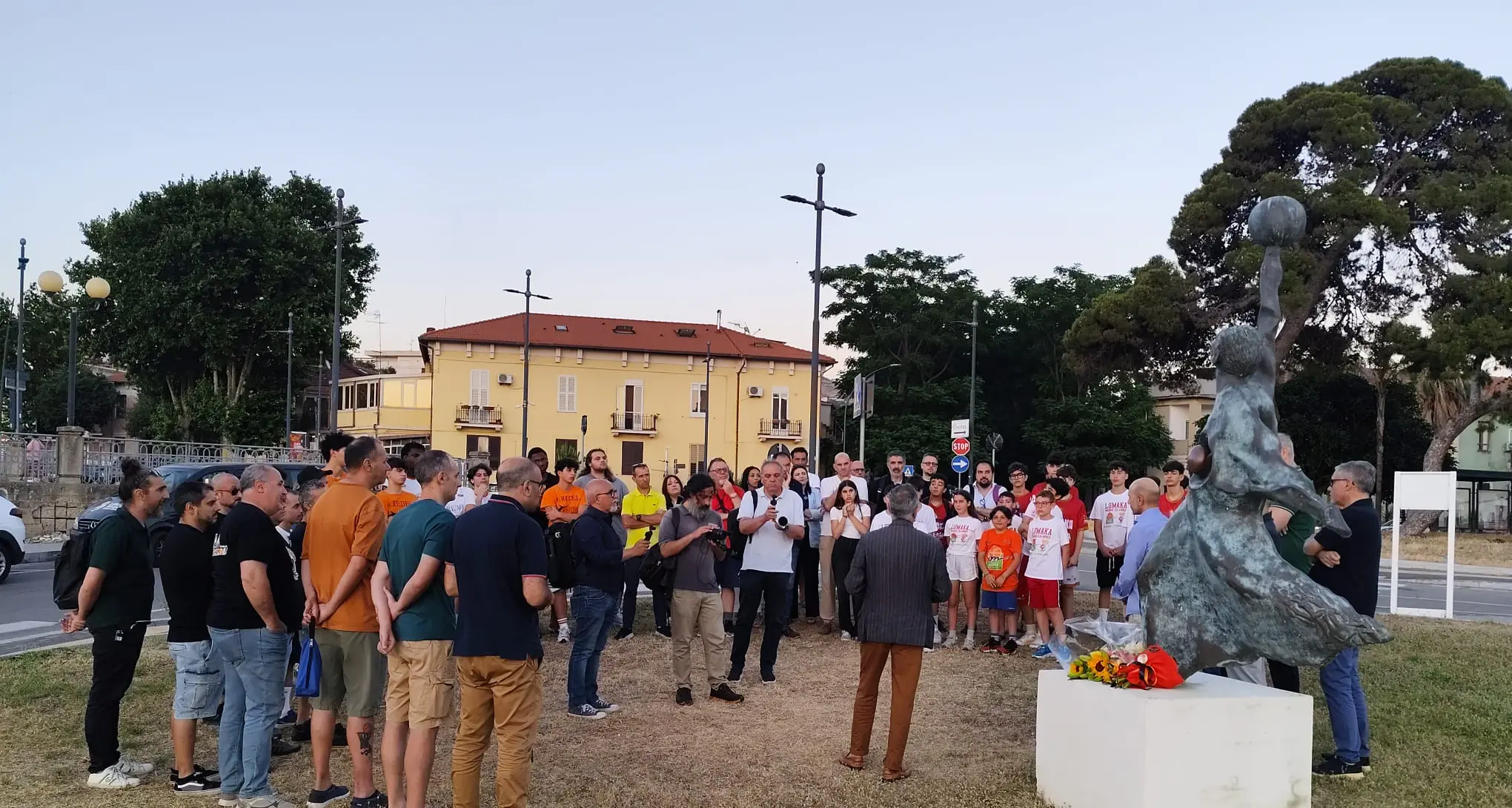 Quaranta anni non cancellano valori e sentimenti, Massimo Mazzetto continua a vivere nei cuori dei reggini\n