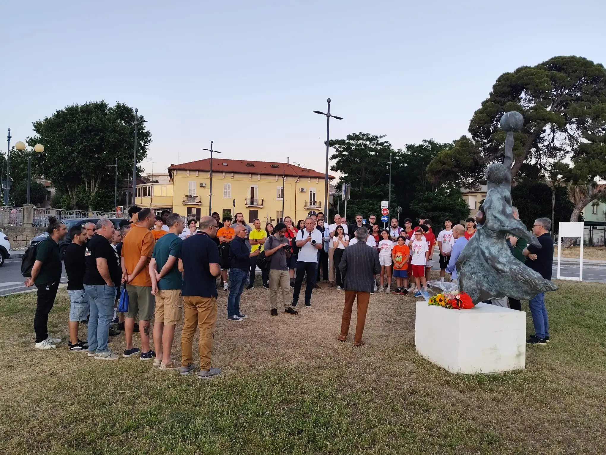 Quaranta anni non cancellano valori e sentimenti, Massimo Mazzetto continua a vivere nei cuori dei reggini\n