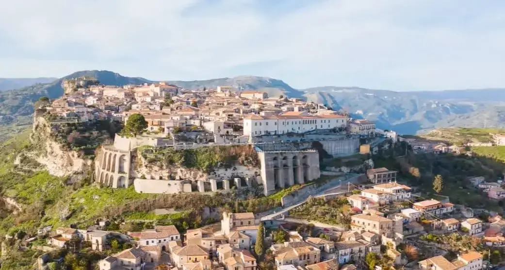 Gerace Heritage Lab 2026: il borgo al centro del confronto internazionale sul patrimonio culturale e lo sviluppo sostenibile\n