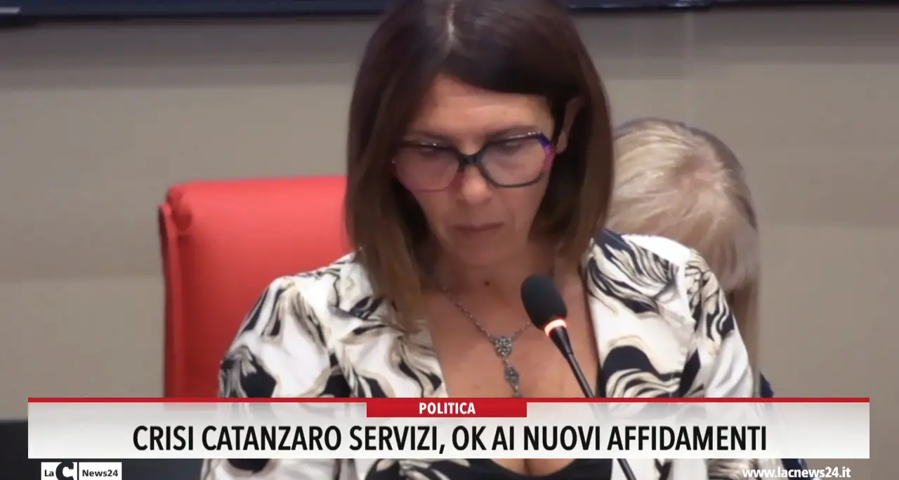 Crisi Catanzaro servizi, ok ai nuovi affidamenti