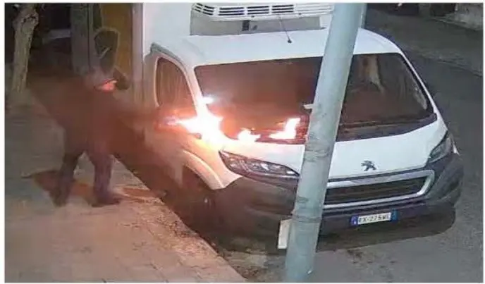 Incendio a caseificio antiracket a Reggio Calabria, arrestato presunto boss del clan Rosmini\n