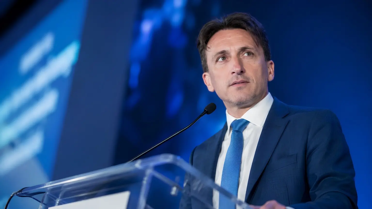 Intelligenza artificiale, il Governo conferma il rettore dell’Unical\u00A0Greco: guiderà la strategia italiana fino al 2028\n