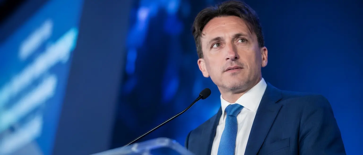 Intelligenza artificiale, il Governo conferma il rettore dell’Unical\u00A0Greco: guiderà la strategia italiana fino al 2028\n