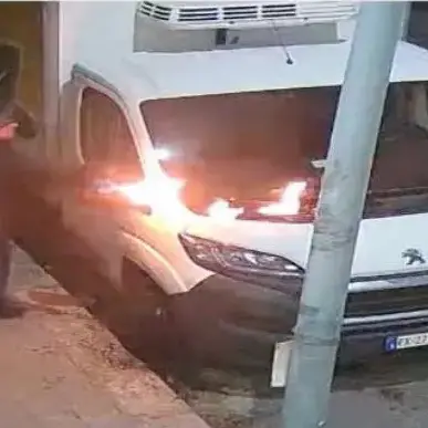 Incendio a un caseificio antiracket a Reggio Calabria, arrestato presunto boss\n