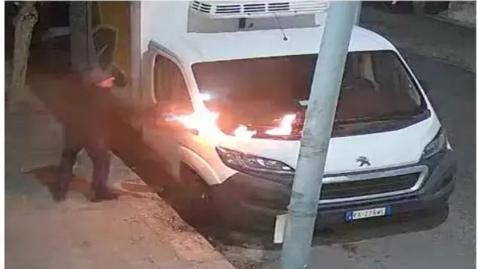 Incendio a un caseificio antiracket a Reggio Calabria, arrestato presunto boss\n