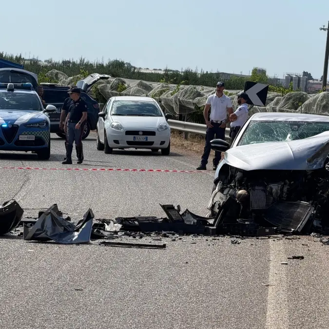 Morta bimba di 4 anni in un incidente stradale, grave la mamma ferita\n