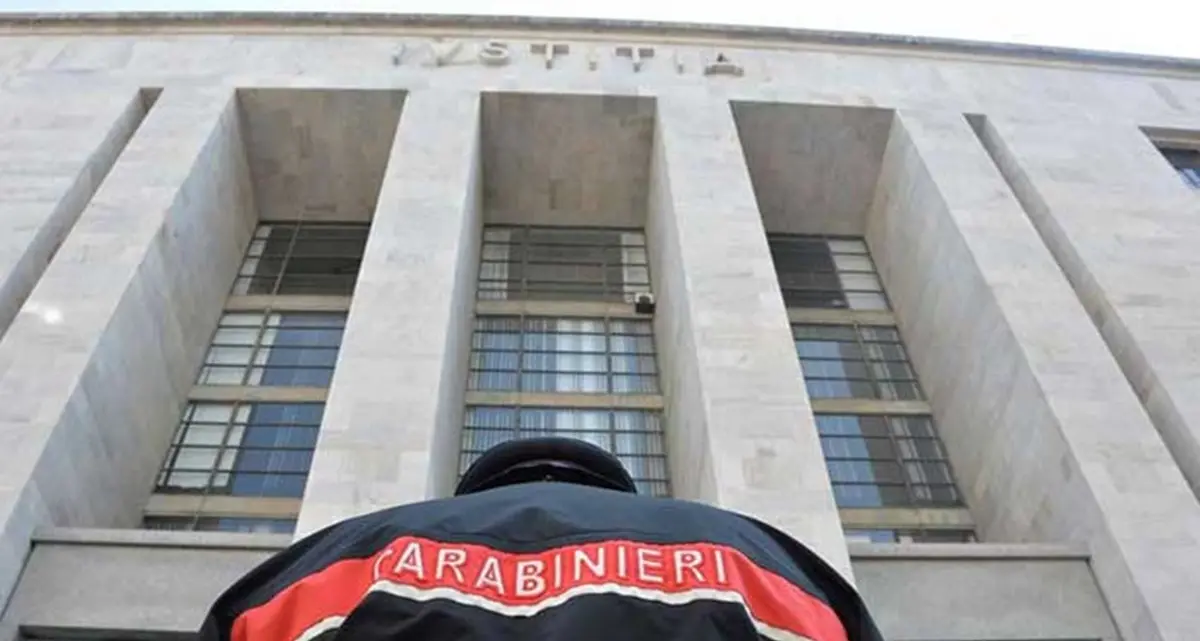 Prima la ’ndrangheta, poi la divisa:\u00A0il carabiniere che gestiva gli affari del clan Cracolici\u00A0dalla caserma\n