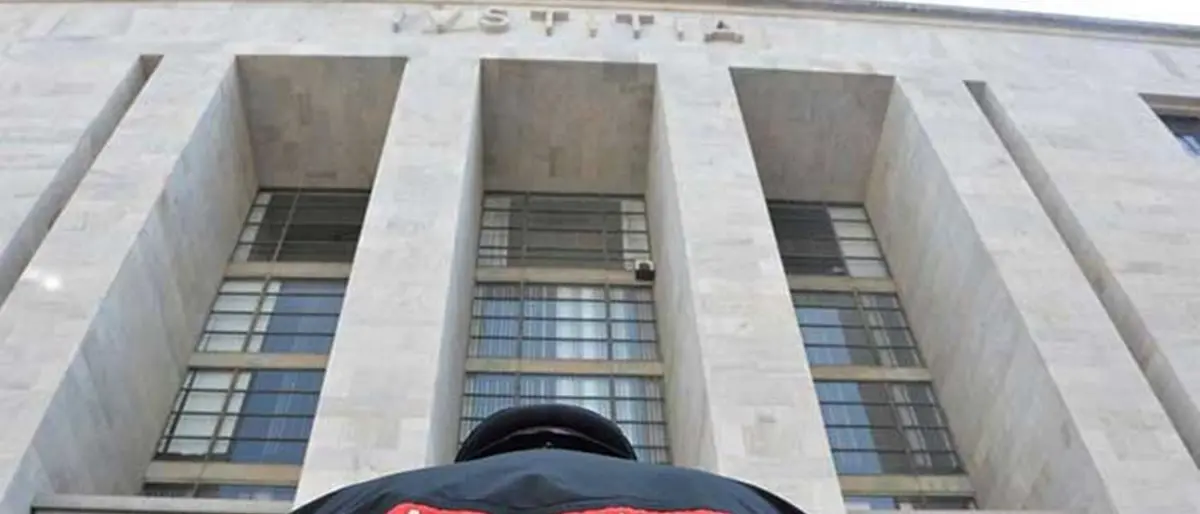 Prima la ’ndrangheta, poi la divisa:\u00A0il carabiniere che gestiva gli affari del clan Cracolici\u00A0dalla caserma\n
